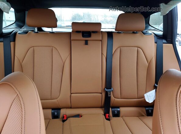 5UX53DP07R9V42309 2024 BMW X3 Белый Вид задних сидений