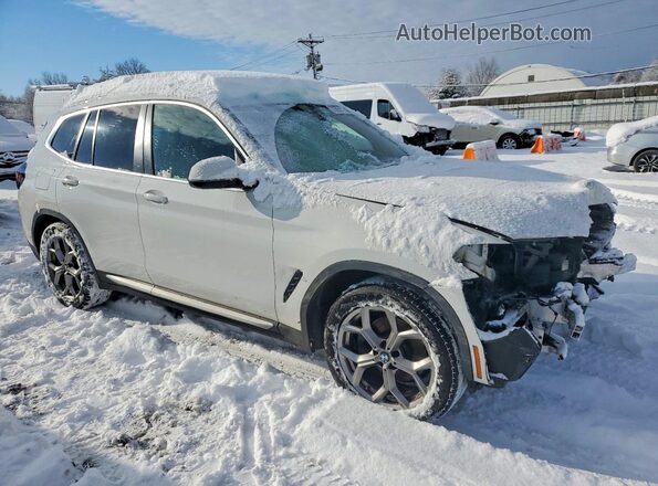 5UX53DP09N9M66389 2022 BMW X3 White Передня права чверть