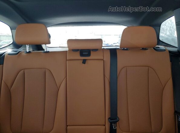 5UX53DP09N9M66389 2022 BMW X3 White Вид задніх сидінь