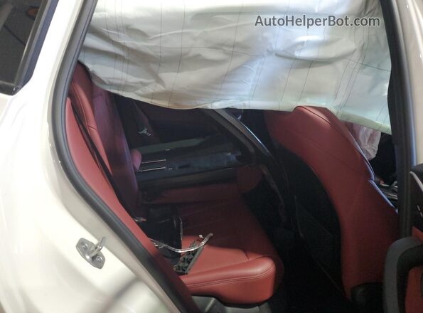 5UX53DP09P9P03918 2023 BMW X3 White Vista interior trasera