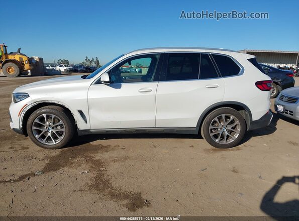 5UXCR4C03L9B30913 2020 BMW X5 White 
