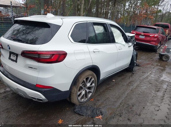 5UXCR6C00N9M49519 2022 BMW X5 White 