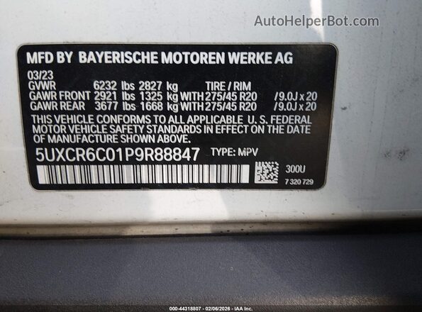 5UXCR6C01P9R88847 2023 BMW X5 White Vista del compartimento del motor