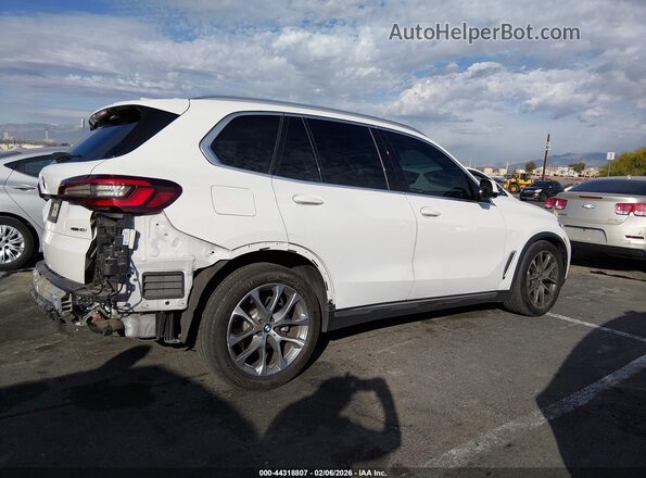 5UXCR6C01P9R88847 2023 BMW X5 White Vista interior de 360 grados