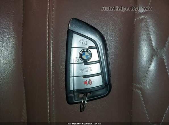 5UXCR6C05L9B40581 2020 BMW X5 Серый Вид панели приборов