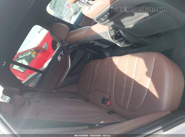 5UXCR6C57KLL35592 2019 BMW X5 White VIN կոդի պիտակի տեսք