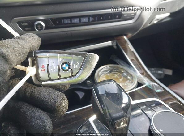 5UXCR6C57KLL35592 2019 BMW X5 White Առջևի վահանակի տեսք