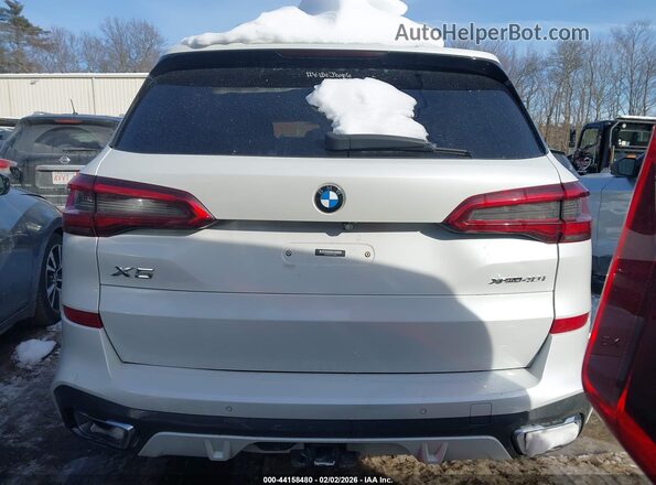 5UXCR6C57KLL35592 2019 BMW X5 White 