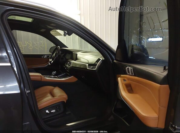 5UXCR6C59KLK88694 2019 BMW X5 Gray Вид салону спереду