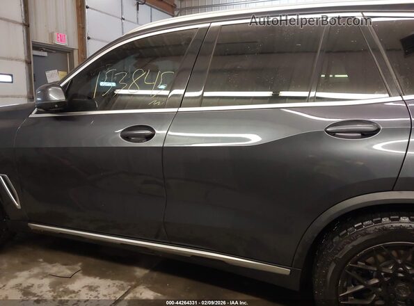 5UXCR6C59KLK88694 2019 BMW X5 Gray Панорамний вид салону 360°