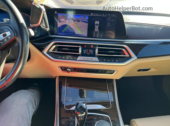 5UXCR6C5XKLL02067 2019 BMW X5 White Vista interior trasera