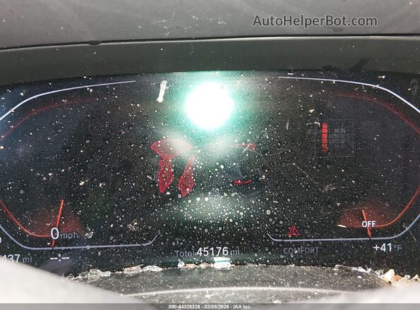 5UXCW2C00N9K39438 2022 BMW X7 White Vista de los asientos traseros