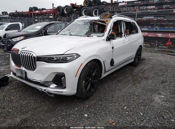 5UXCW2C00N9K39438 2022 BMW X7 White Vista tres cuartos delantera izquierda