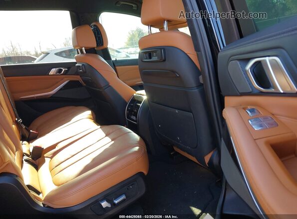 5UXCW2C01M9F27860 2021 BMW X7 Black 