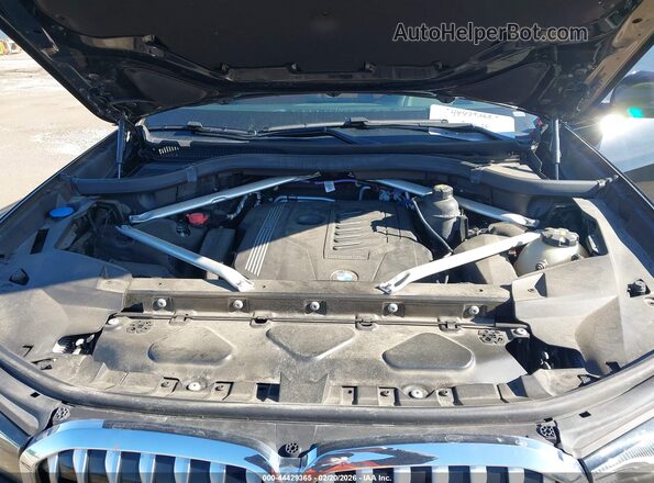 5UXCW2C01M9F27860 2021 BMW X7 Black 