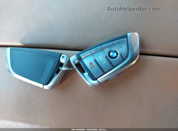 5UXCW2C01M9F27860 2021 BMW X7 Black 