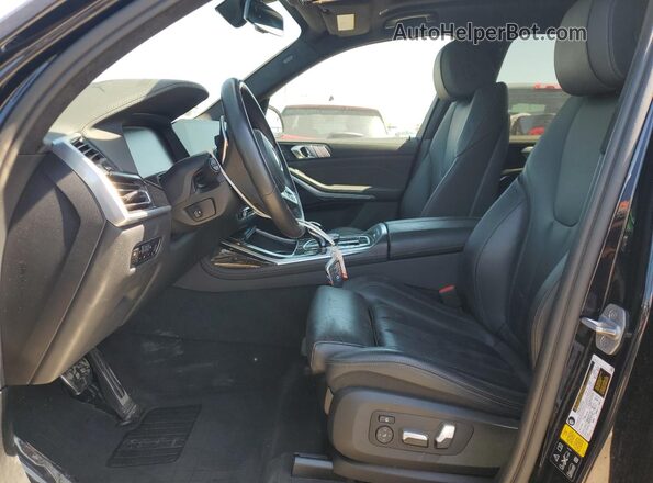 5UXCW2C01M9F64522 2021 BMW X7 Black წინა სალონის ხედი