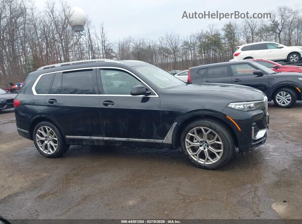 5UXCW2C01N9L06418 2022 BMW X7 Черный Вид задней части салона