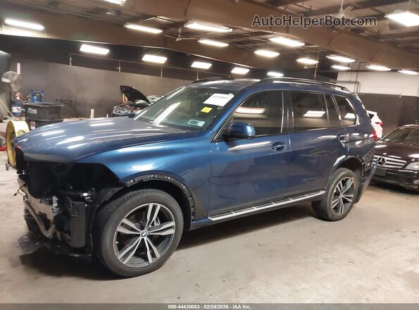 5UXCW2C03M9E70013 2021 BMW X7 Blue 360 interior view