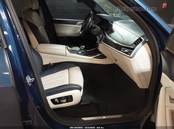 5UXCW2C03M9E70013 2021 BMW X7 Blue Front interior view