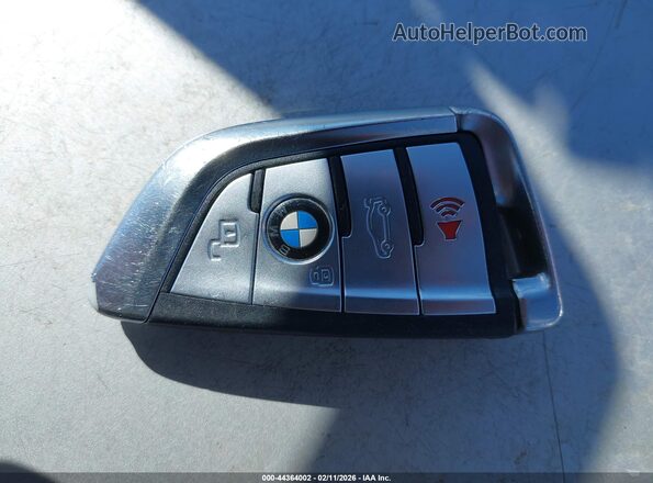 5UXCW2C03N9L05707 2022 BMW X7 Черный Вид панели приборов