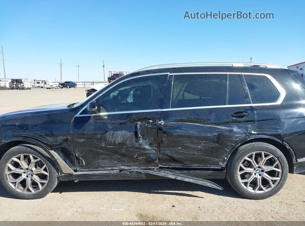 5UXCW2C03N9L05707 2022 BMW X7 Черный Вид спереди