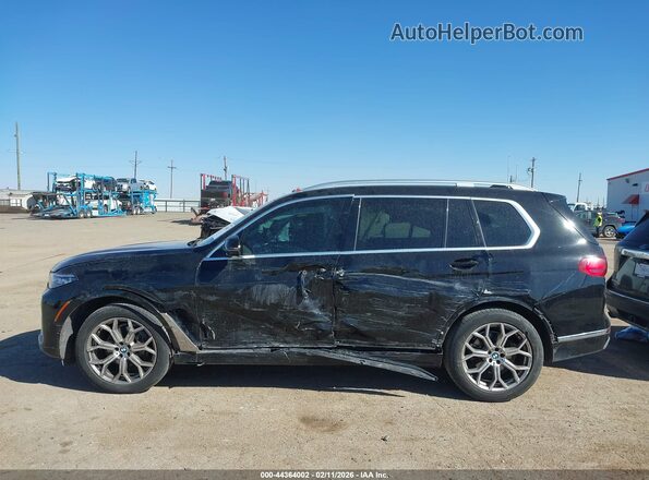 5UXCW2C03N9L05707 2022 BMW X7 Черный Панорамный вид салона 360°