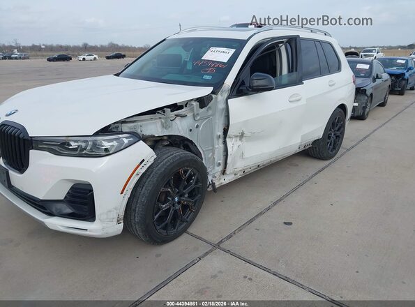 5UXCW2C04L9B40606 2020 BMW X7 White Widok z przodu
