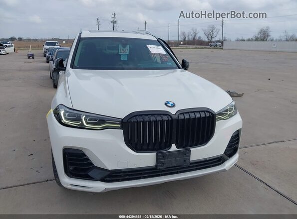 5UXCW2C04L9B40606 2020 BMW X7 White Widok wnętrza z tyłu