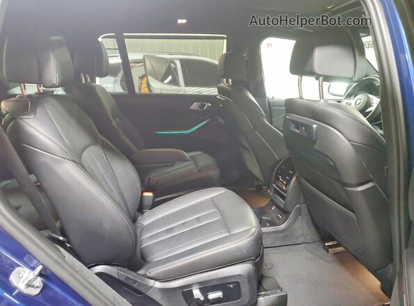 5UXCW2C07M9E43574 2021 BMW X7 Blue Widok tylnych siedzeń