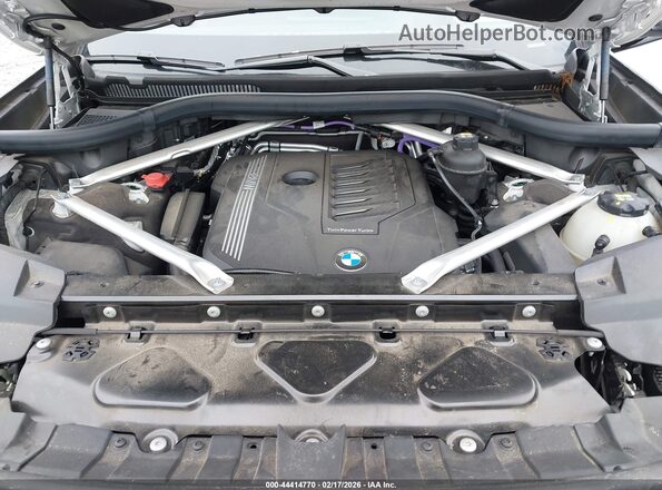 5UXCW2C08N9K86717 2022 BMW X7 White Հետևի տեսք