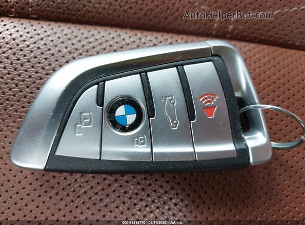 5UXCW2C08N9K86717 2022 BMW X7 White Առջևի վահանակի տեսք