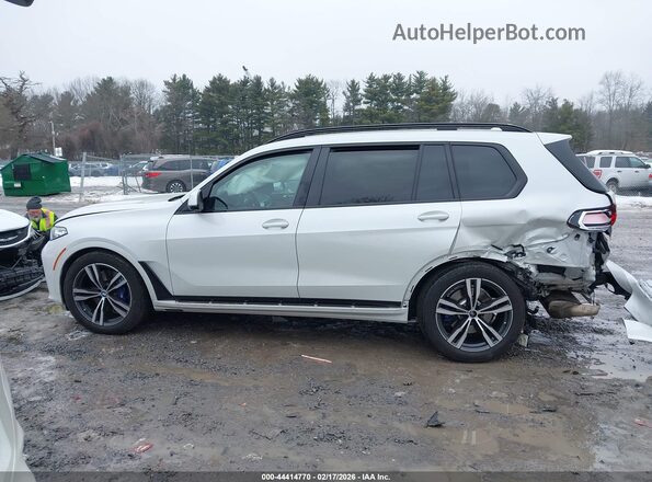 5UXCW2C08N9K86717 2022 BMW X7 White Սալոնի 360 աստիճան տեսք
