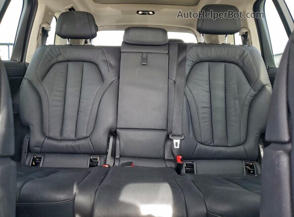5UXCW2C53KL088895 2019 BMW X7 White Вид задніх сидінь