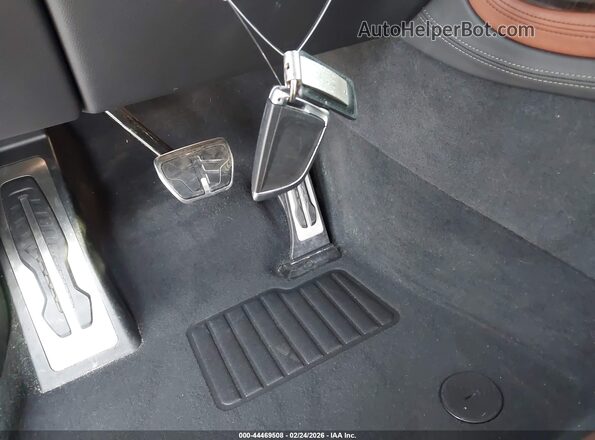 5UXCW2C5XKL082981 2019 BMW X7 Gray Առջևի վահանակի տեսք