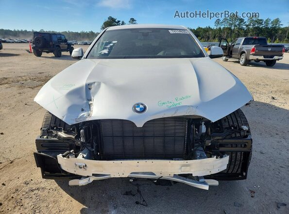 5UXCY6C05N9M73205 2022 BMW X6 White Front view