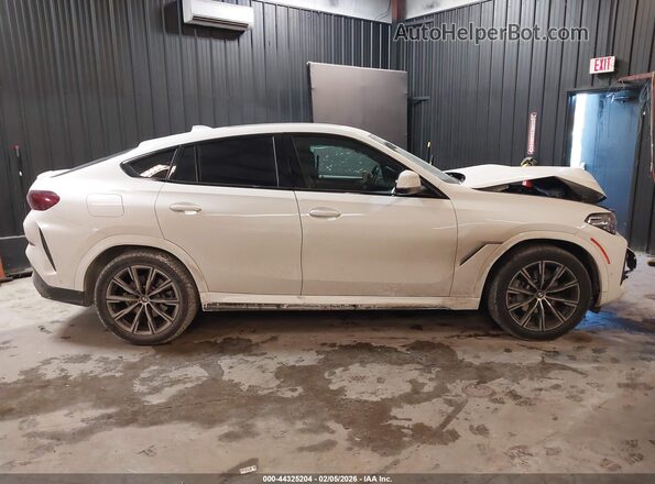 5UXCY6C06P9R42532 2023 BMW X6 White Вид задньої частини салону