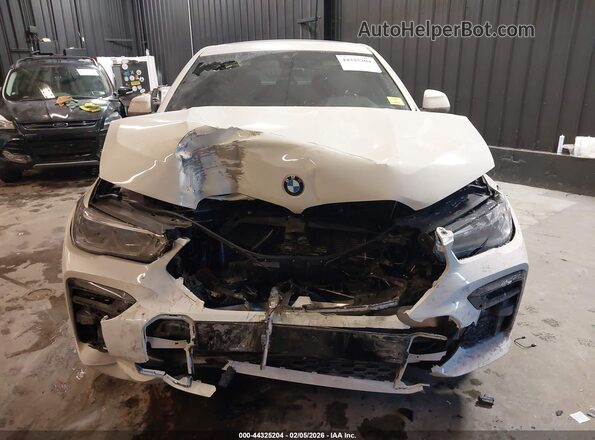 5UXCY6C06P9R42532 2023 BMW X6 White Вид щитка приладів