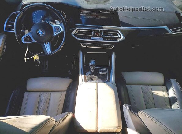 5UXCY6C08M9G32123 2021 BMW X6 White Widok deski rozdzielczej
