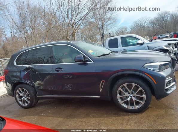 5UXJU2C58KLN64541 2019 BMW X5 Gray Widok wnętrza 360 stopni