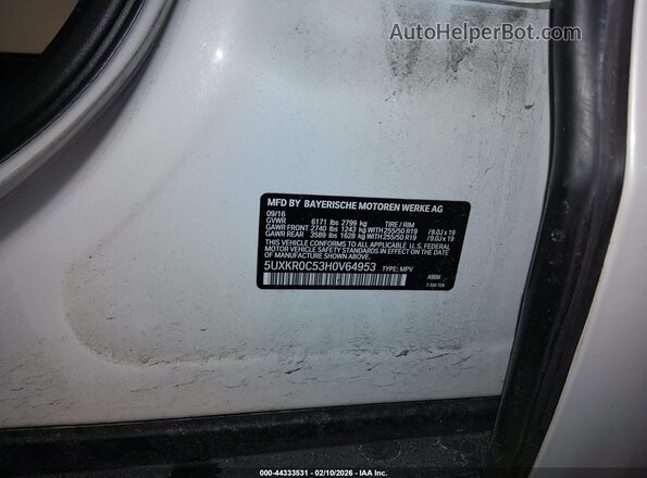 5UXKR0C53H0V64953 2017 BMW X5 White Vista del compartimento del motor