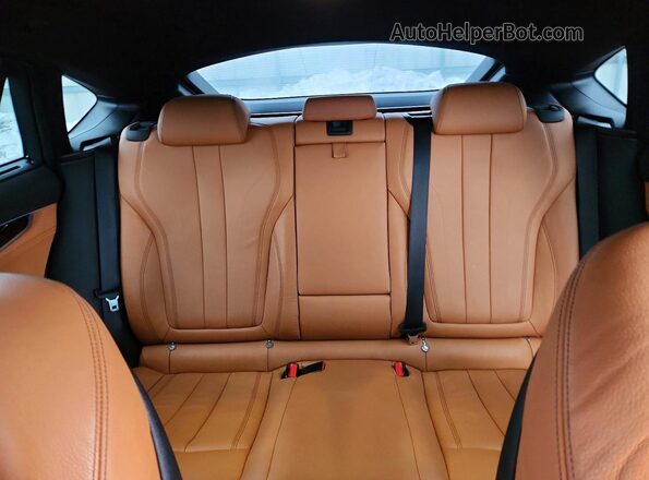 5UXKU6C53K0Z67081 2019 BMW X6 Gray Vista de los asientos traseros