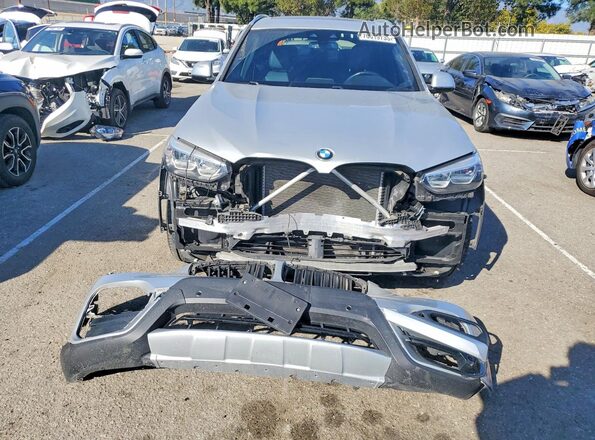 5UXTR7C5XKLF26464 2019 BMW X3 Silver Widok z przodu