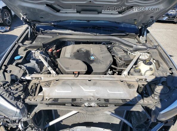 5UXTR7C5XKLF26464 2019 BMW X3 Silver Widok komory silnika