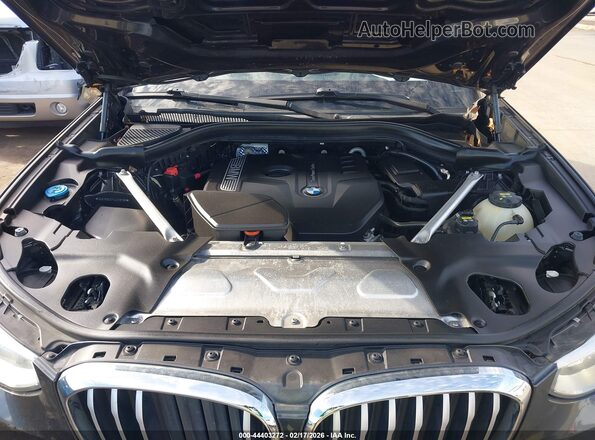 5UXTR9C57JLC78796 2018 BMW X3 Gray Vista trasera