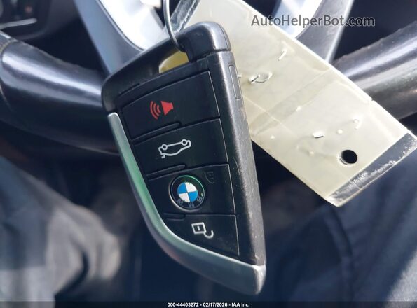 5UXTR9C57JLC78796 2018 BMW X3 Gray Vista del salpicadero