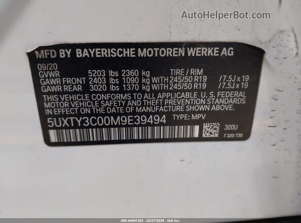 5UXTY3C00M9E39494 2021 BMW X3 White Widok komory silnika