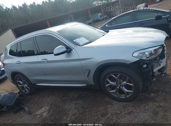 5UXTY3C08M9F31081 2021 BMW X3 Silver Вид задньої частини салону