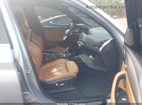5UXTY3C08M9F31081 2021 BMW X3 Silver Вид салону спереду