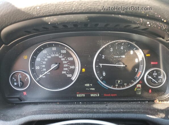 5UXWX9C34H0W67910 2017 BMW X3 White ხელსაწყოთა პანელის ხედი